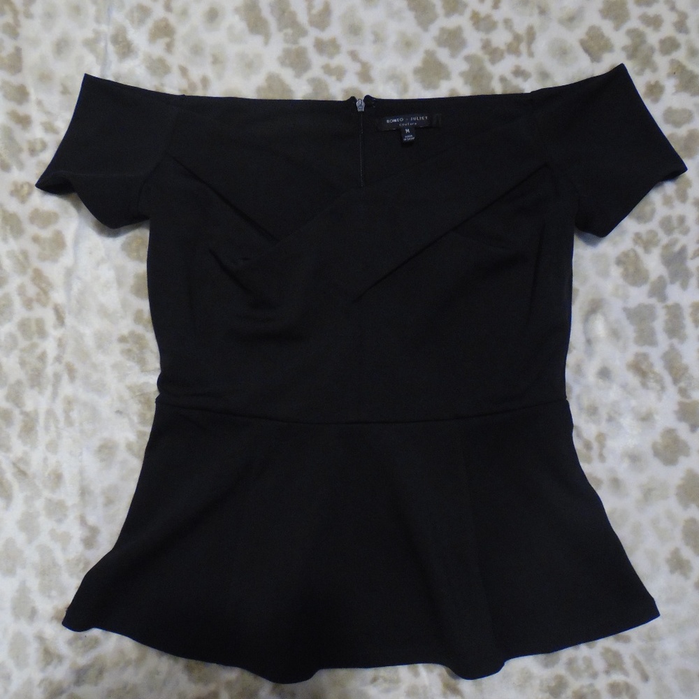 Romeo + Juliet off the shoulders top